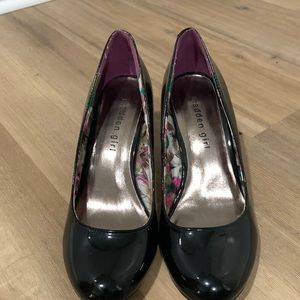 Madden Girl Black Pumps